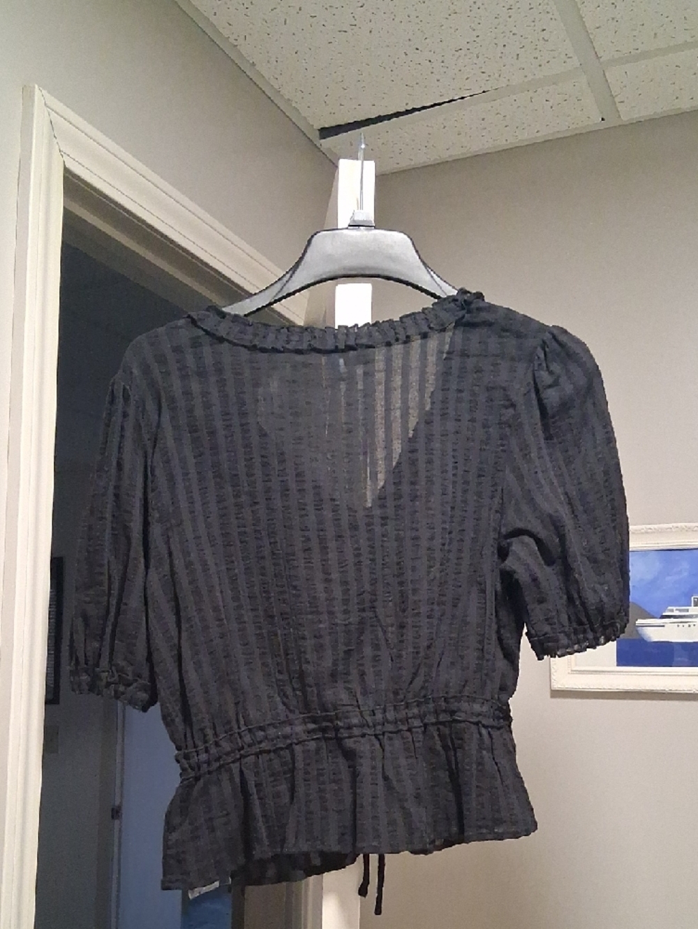 Steve Madden Black Ruffle-Trim Button Peplum Top. Juniors Large - Picture 4 of 5